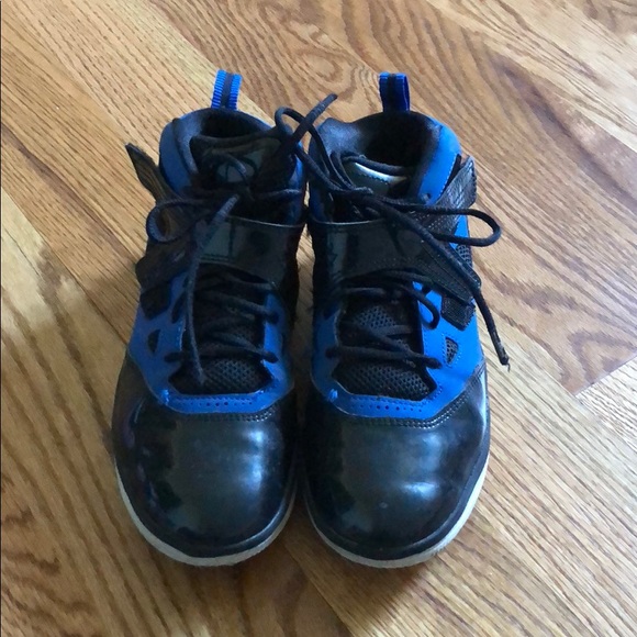 Nike Other - Boys Nike Sneakers - minimal wear - sz 2.5